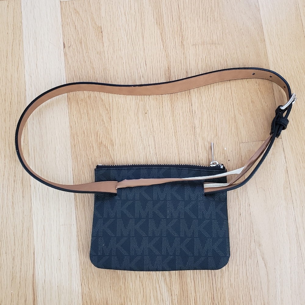 NWT Michael Kors Fanny Pack - Picture 4 of 6